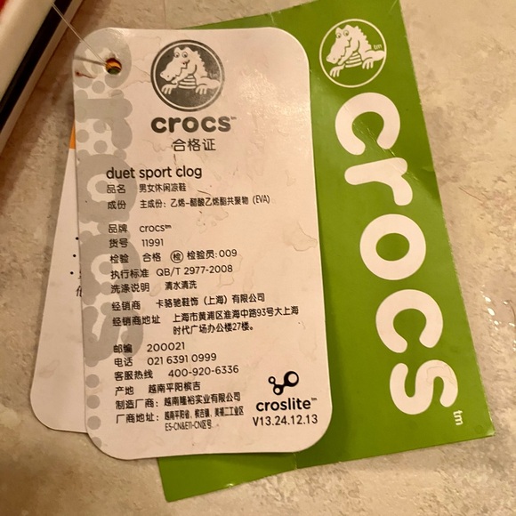 Red crocs and Crocs. This color is sold out in most sizes - Picture 2 of 3